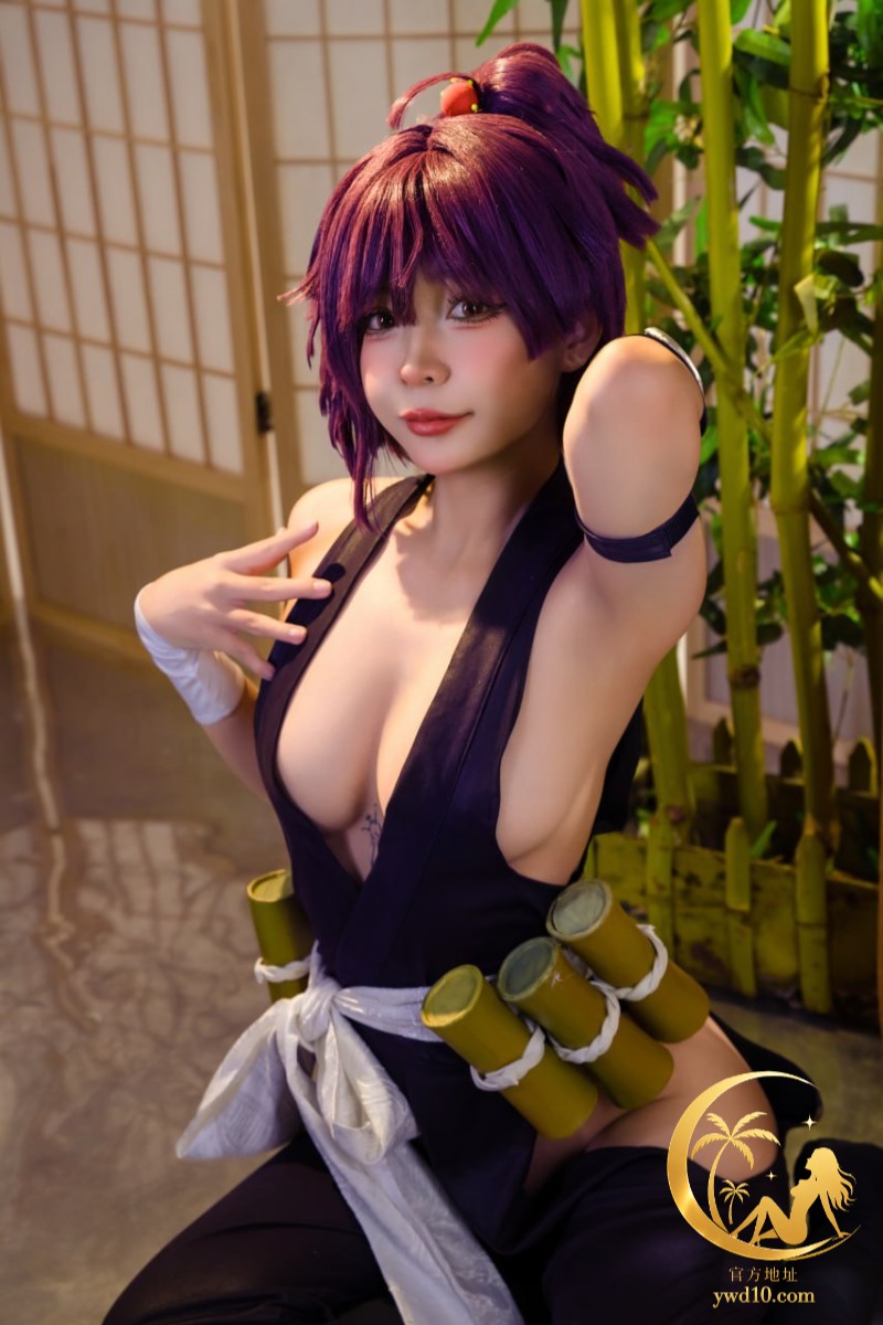 UmekoJ竹子女神写真 紫发黑深V紧身裤开洞露腿 阳光下各种姿势诱惑拉满