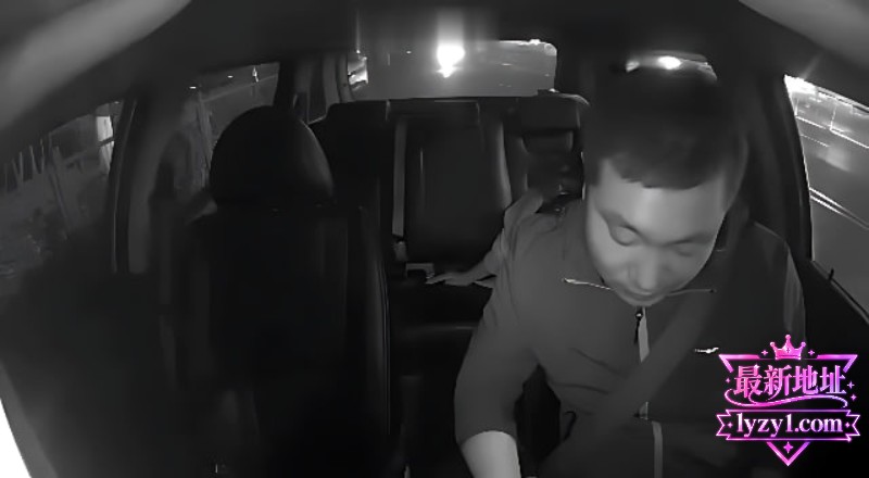 太原车震捡尸 出租车司机趁乘客醉酒揩油 吃豆腐撩裙舔逼做完还面不改色送到站